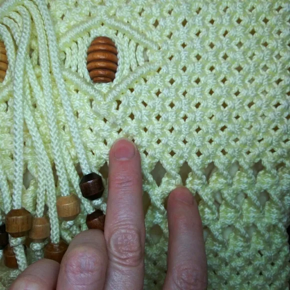 Vintage Boho Cream Macrame Shoulder Bag With Wood Bead Trim & Convertible Strap - Picture 7 of 15